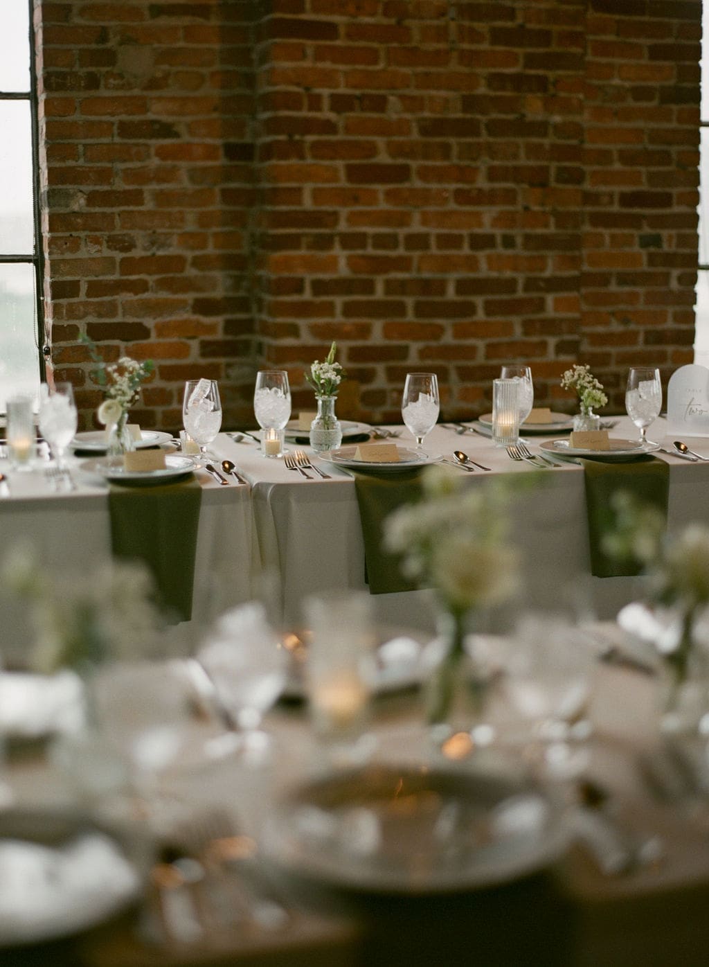 Nashville wedding, Room With a View wedding venue, Nashville Wedding Venue, Wedding tablescape,