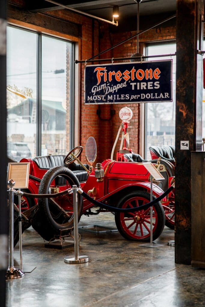 Historic Nashville Venue, Downtown Nashville venue, Nashville wedding, Room With a View wedding venue, Nashville Wedding Venue, Wedding tablescape,